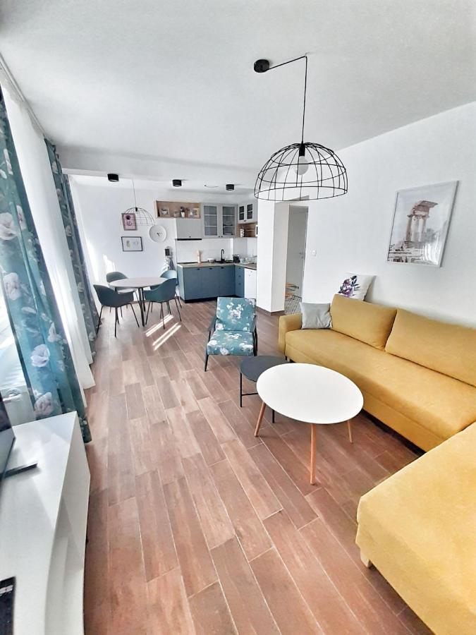 Home Apartment Luna Skopje Bagian luar foto