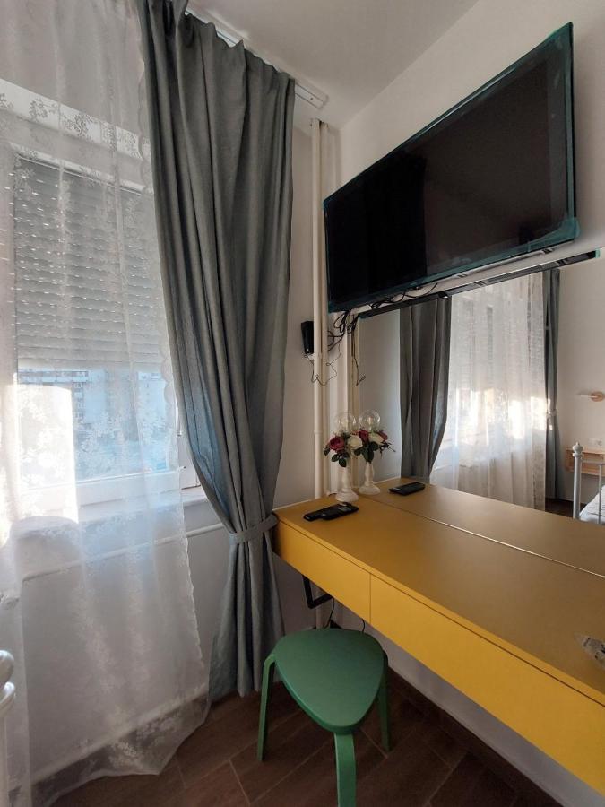 Home Apartment Luna Skopje Bagian luar foto